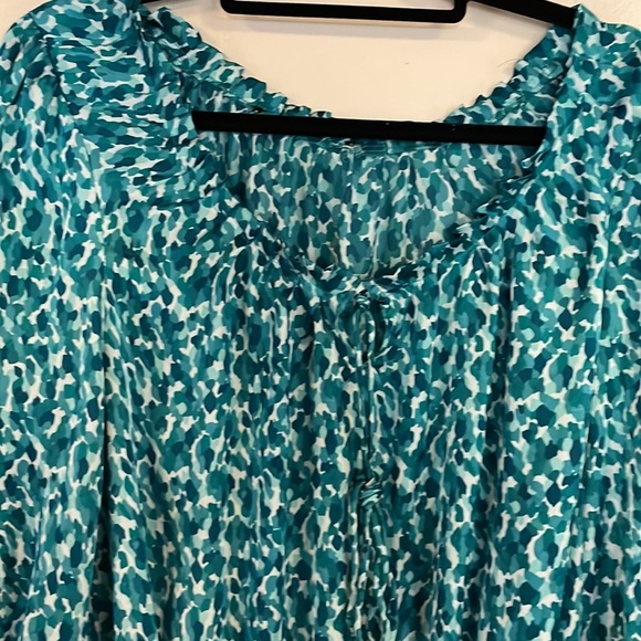 Silky Blouse Sz L very Feminine - Picture 5 of 7